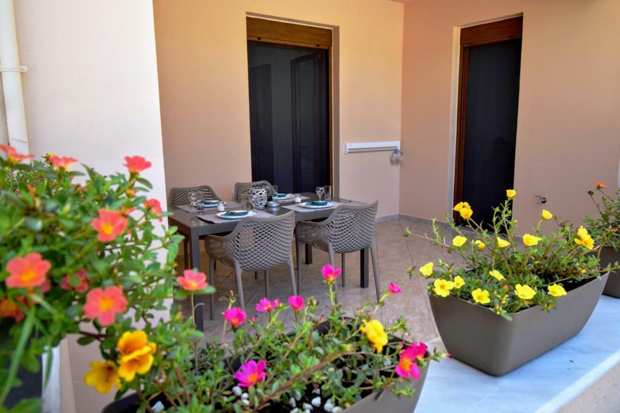 Petite Palace Rethymno Esterno foto